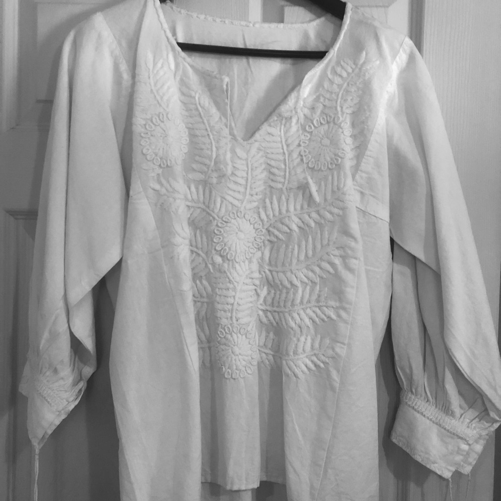 Handmade white blouse with leaf design from Mexico NWOT